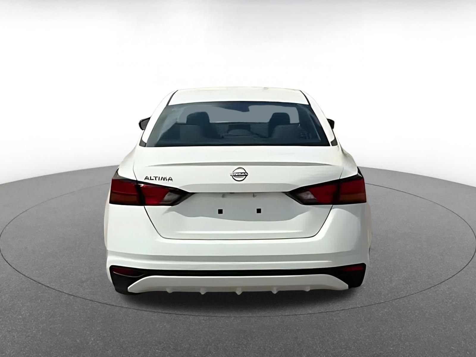 Used 2025 Nissan Altima 2.5 SV FWD image 8