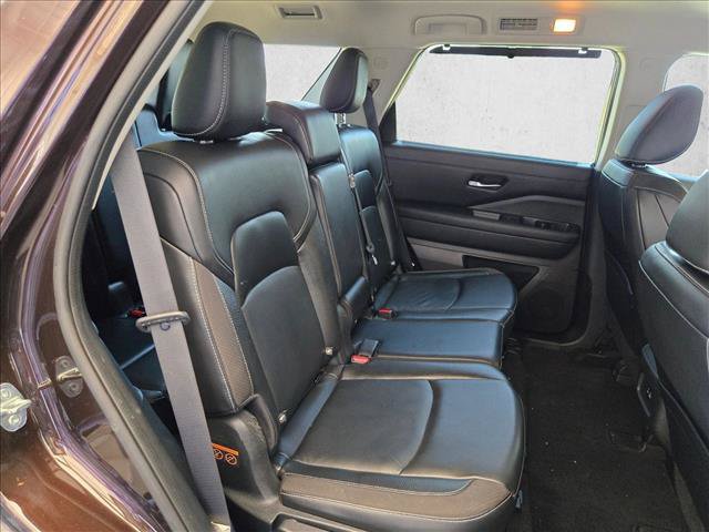 Used 2022 Nissan Pathfinder SL w/ Lighting Package (N92) FWD image 22