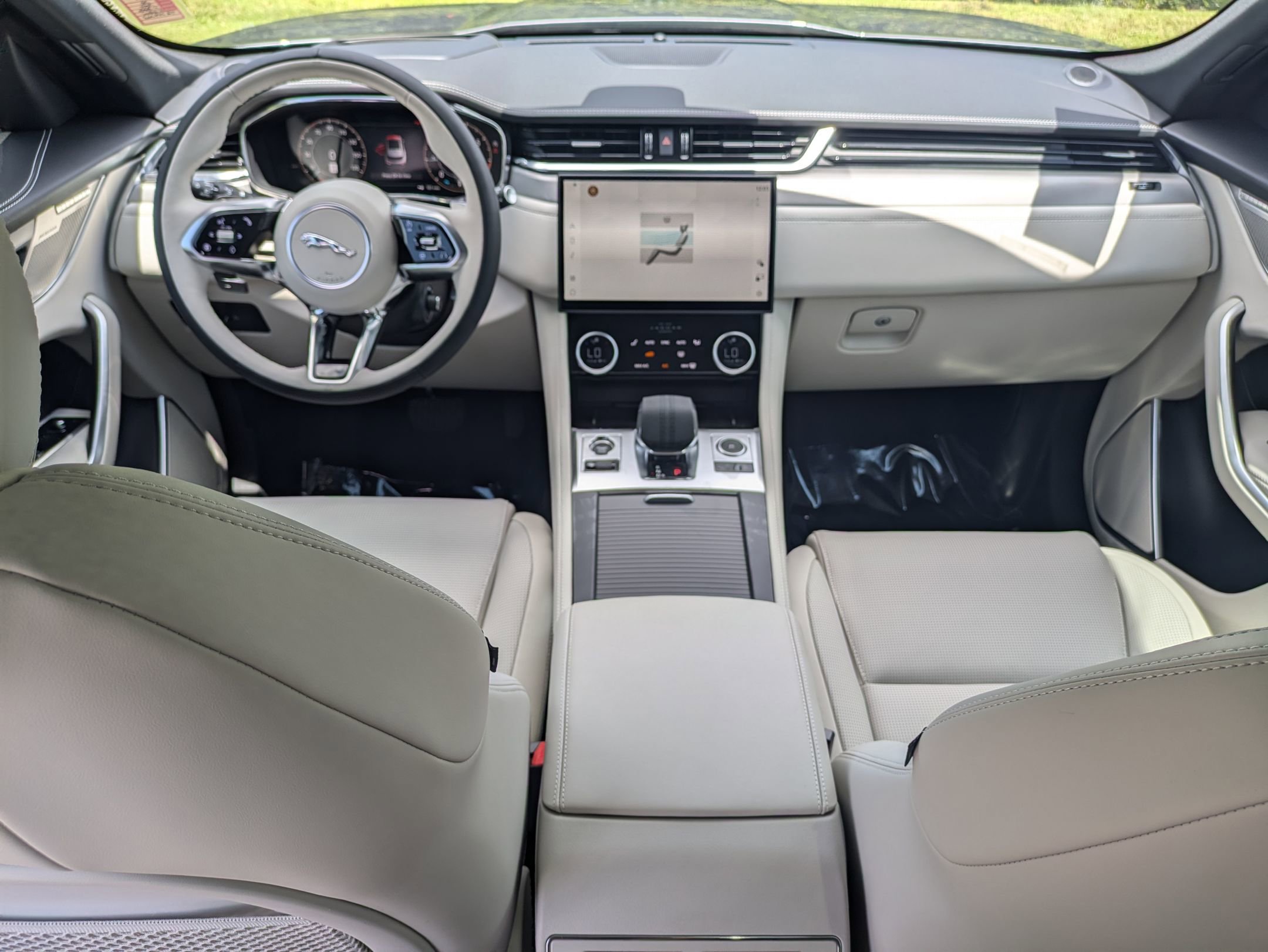 New 2026 Jaguar F-PACE R-Dynamic S image 25