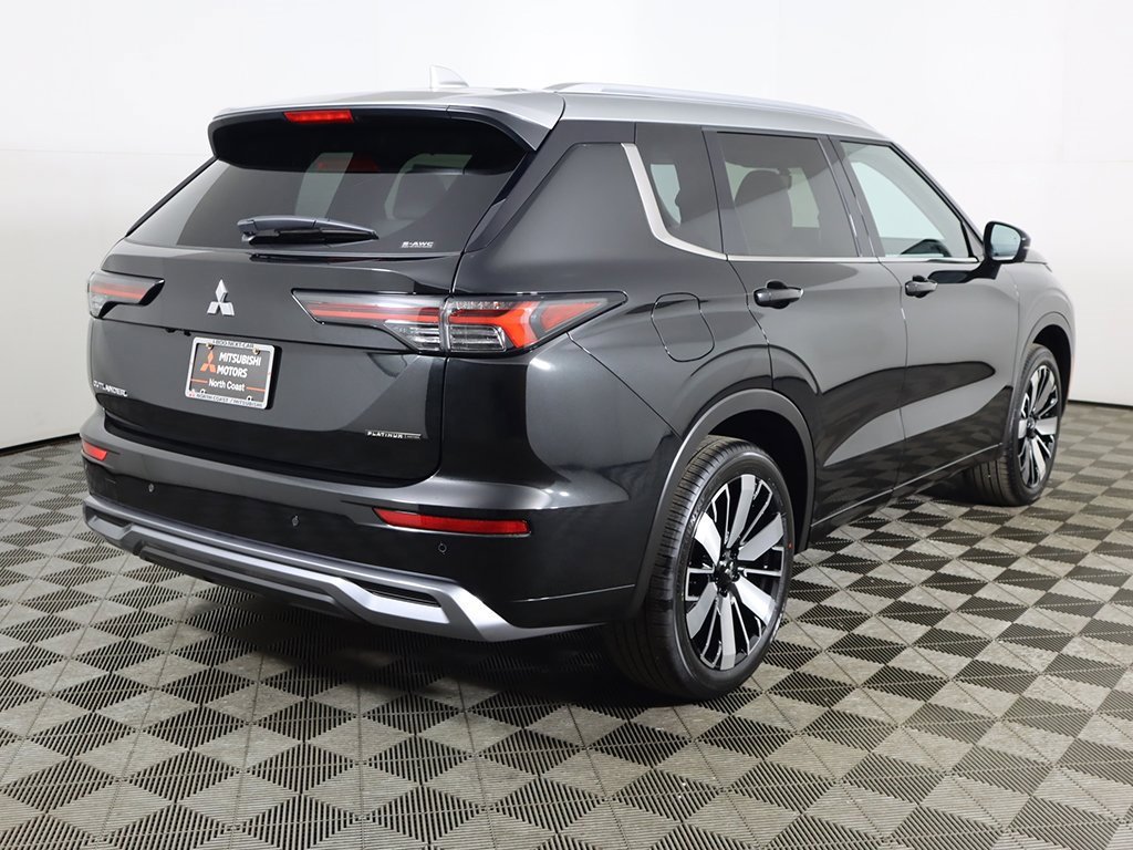 New 2025 Mitsubishi Outlander AWD image 16