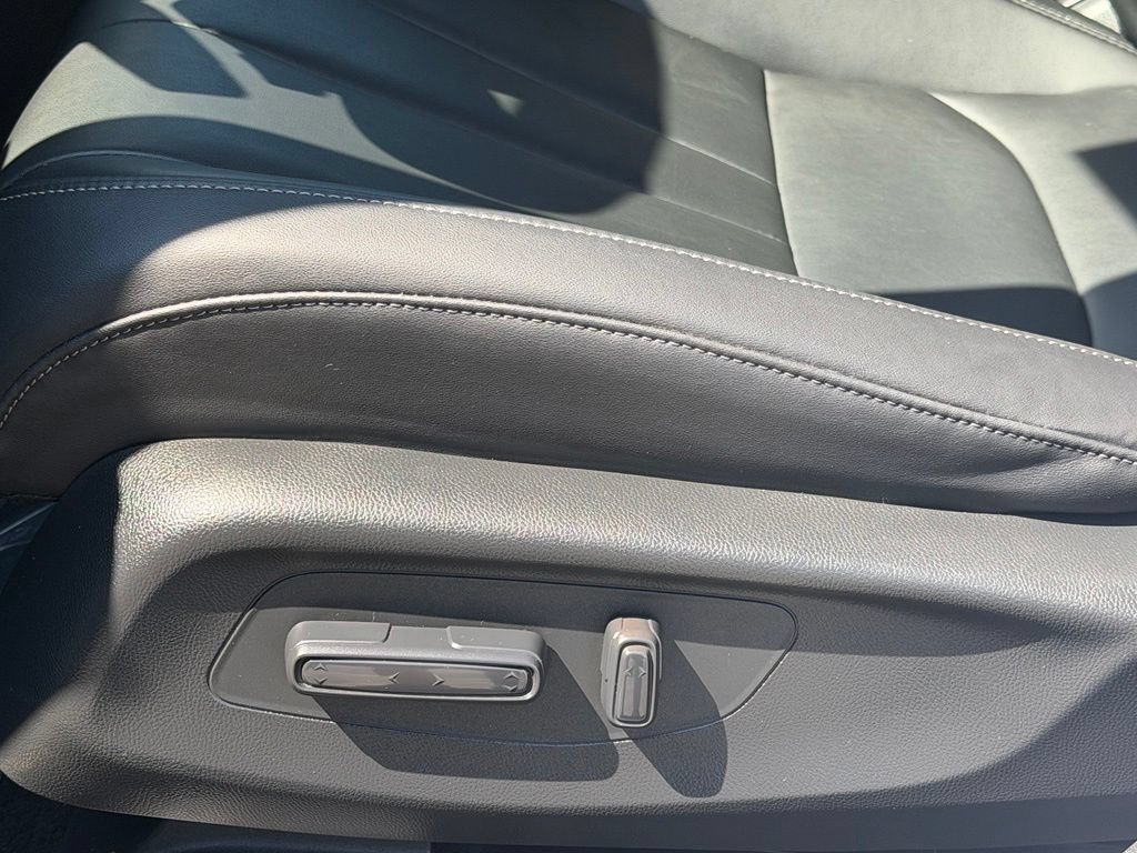 Certified 2025 Acura ADX FWD image 11
