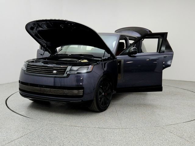 Certified 2025 Land Rover Range Rover SV image 9
