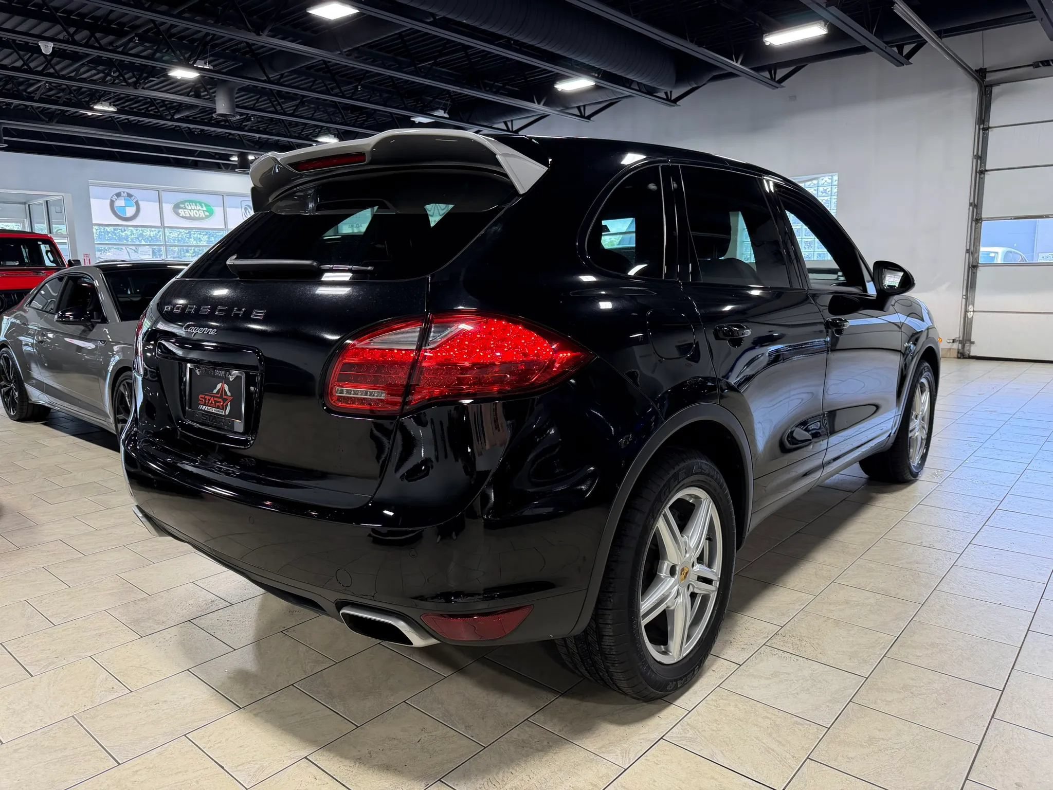 Used 2014 Porsche Cayenne Diesel Platinum Edition AWD/4WD image 4