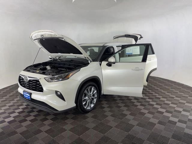 Used 2021 Toyota Highlander Limited image 20