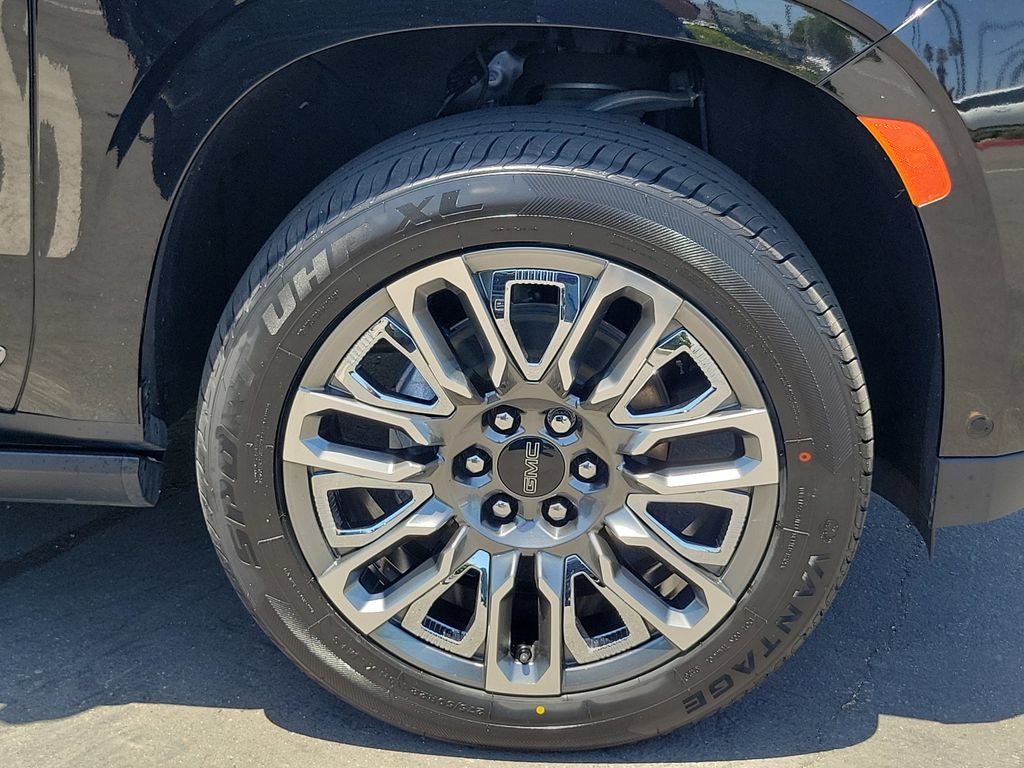 Used 2023 GMC Yukon Denali Ultimate AWD/4WD image 5