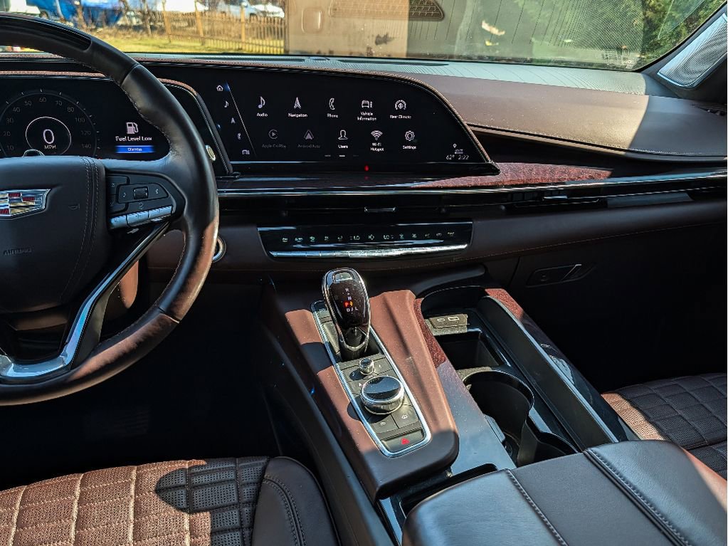 Used 2022 Cadillac Escalade ESV Sport Platinum w/ LPO, ONYX Package image 27