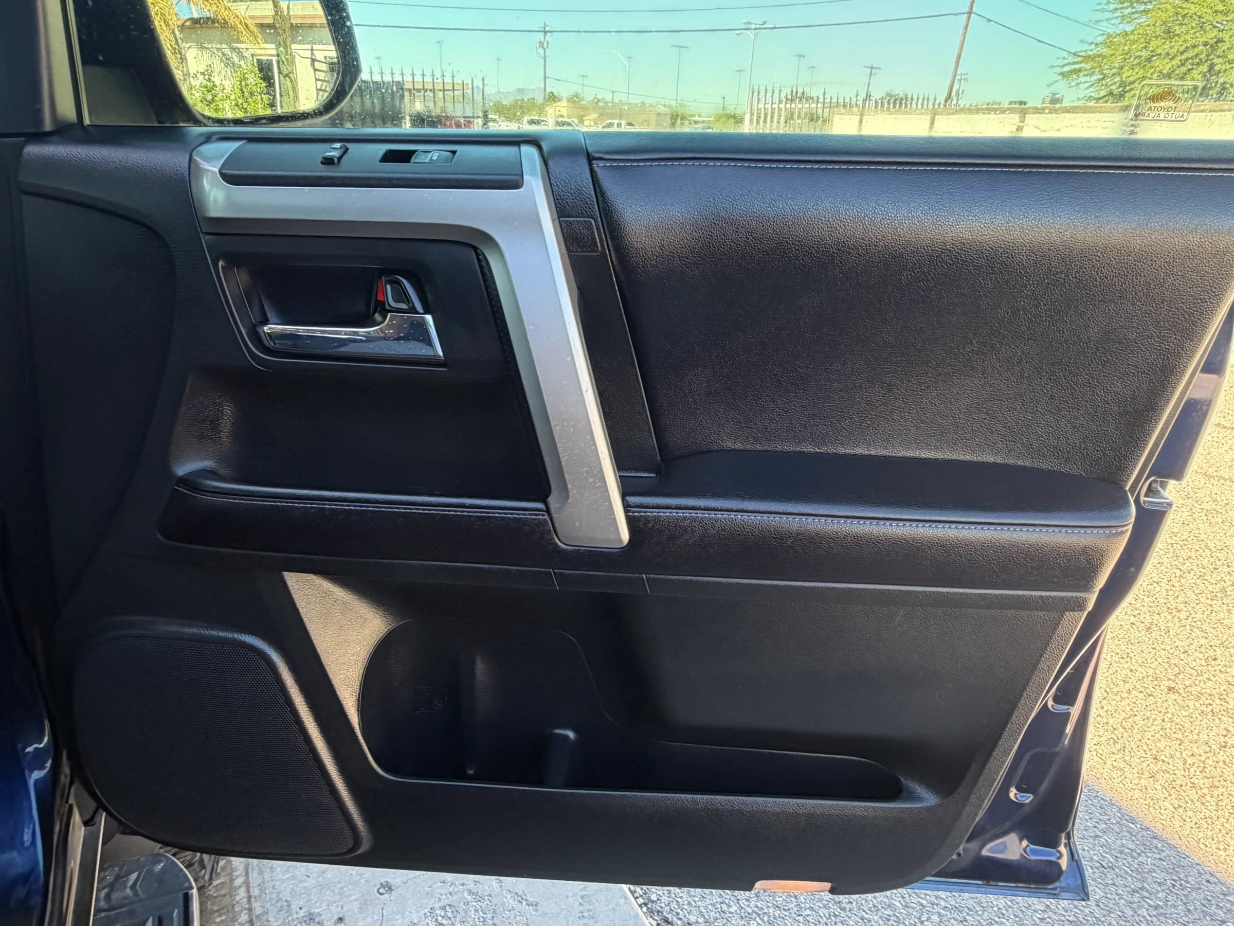 Used 2017 Toyota 4Runner SR5 AWD/4WD image 20