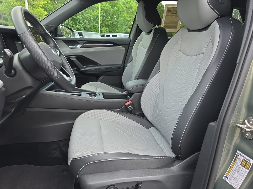 Used 2025 Volkswagen Tiguan SE R-Line AWD/4WD image 15