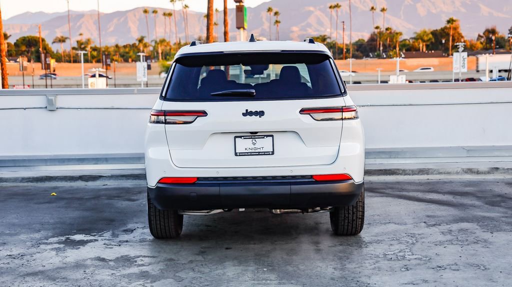 New 2025 Jeep Grand Cherokee L Altitude image 8