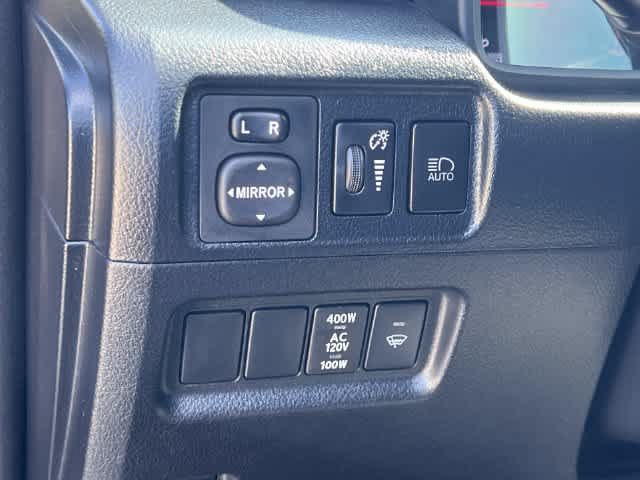 Used 2022 Toyota 4Runner SR5 AWD/4WD image 29