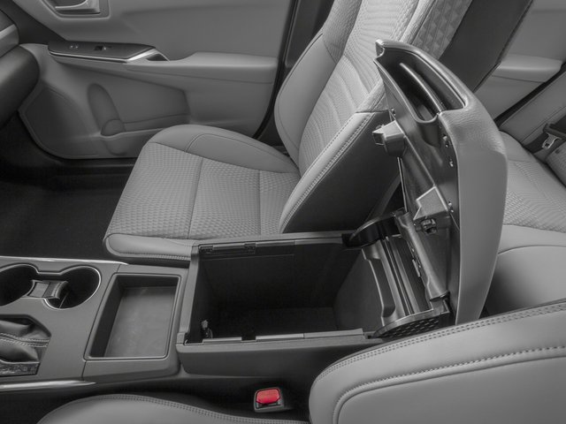 Used 2016 Toyota Camry SE FWD image 19