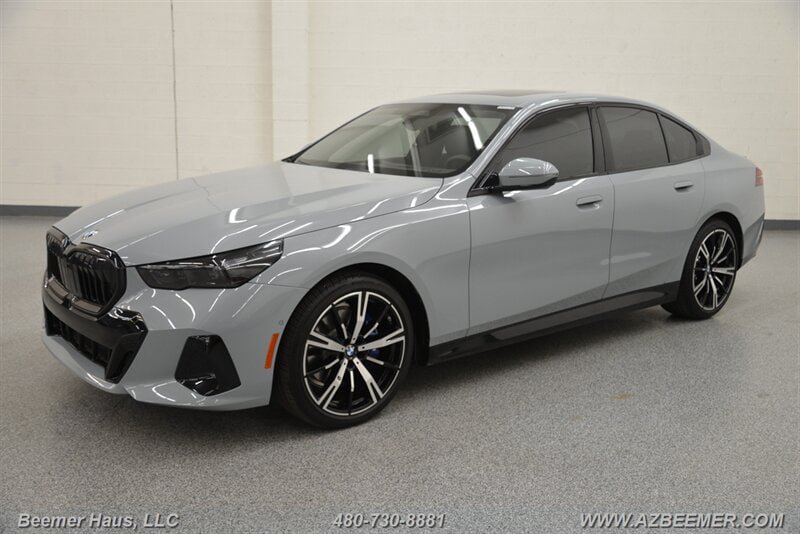 Used 2026 BMW 530i w/ M Sport Package RWD image 4
