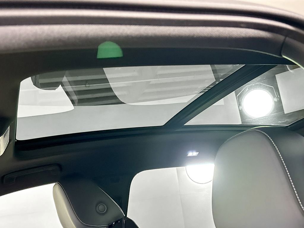 New 2025 Volkswagen Tiguan SE R-Line image 19