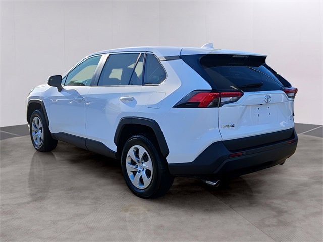 Used 2022 Toyota RAV4 LE image 6
