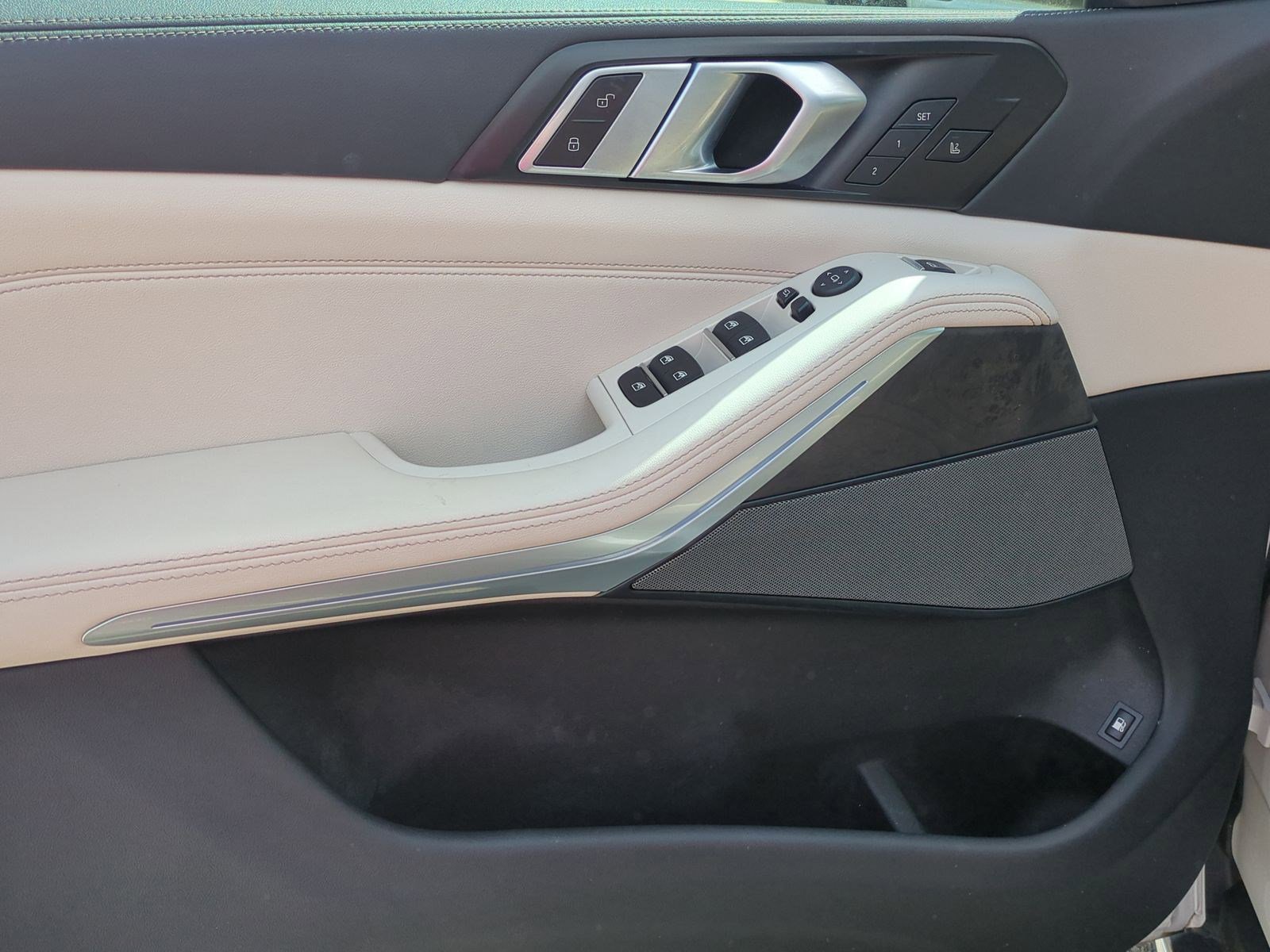 Certified 2024 BMW X5 xDrive50e w/ Premium Package image 14