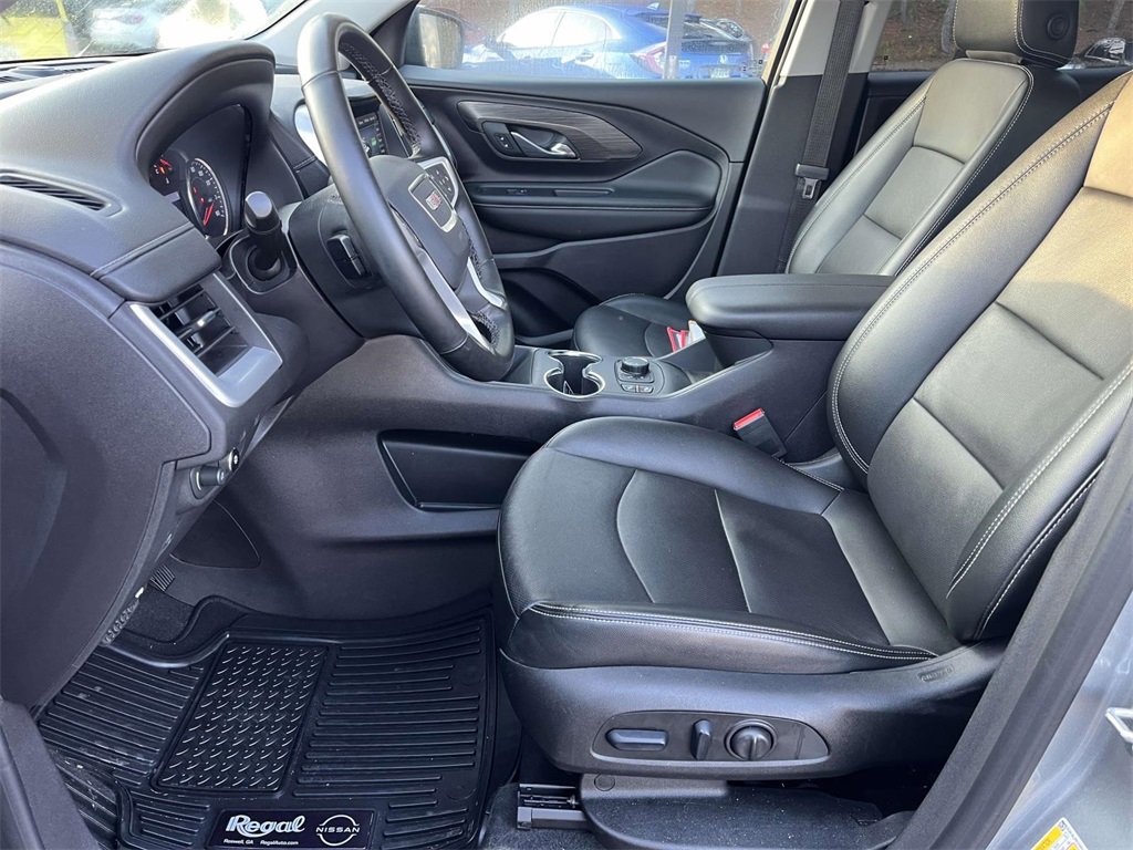 Used 2024 GMC Terrain SLT image 17