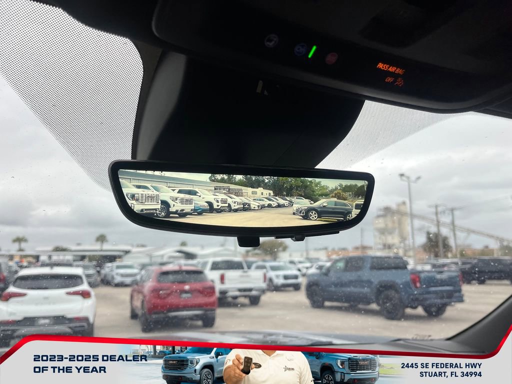 Used 2025 GMC Yukon XL Denali w/ Denali Reserve Package image 32