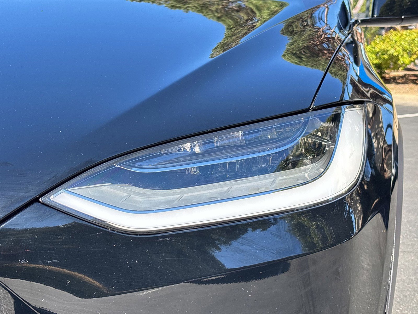 Used 2022 Tesla Model X image 11