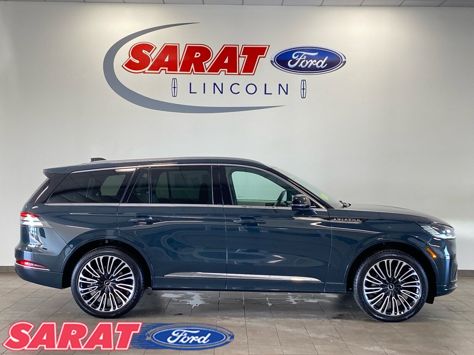 New 2026 Lincoln Aviator Black Label AWD/4WD image 1