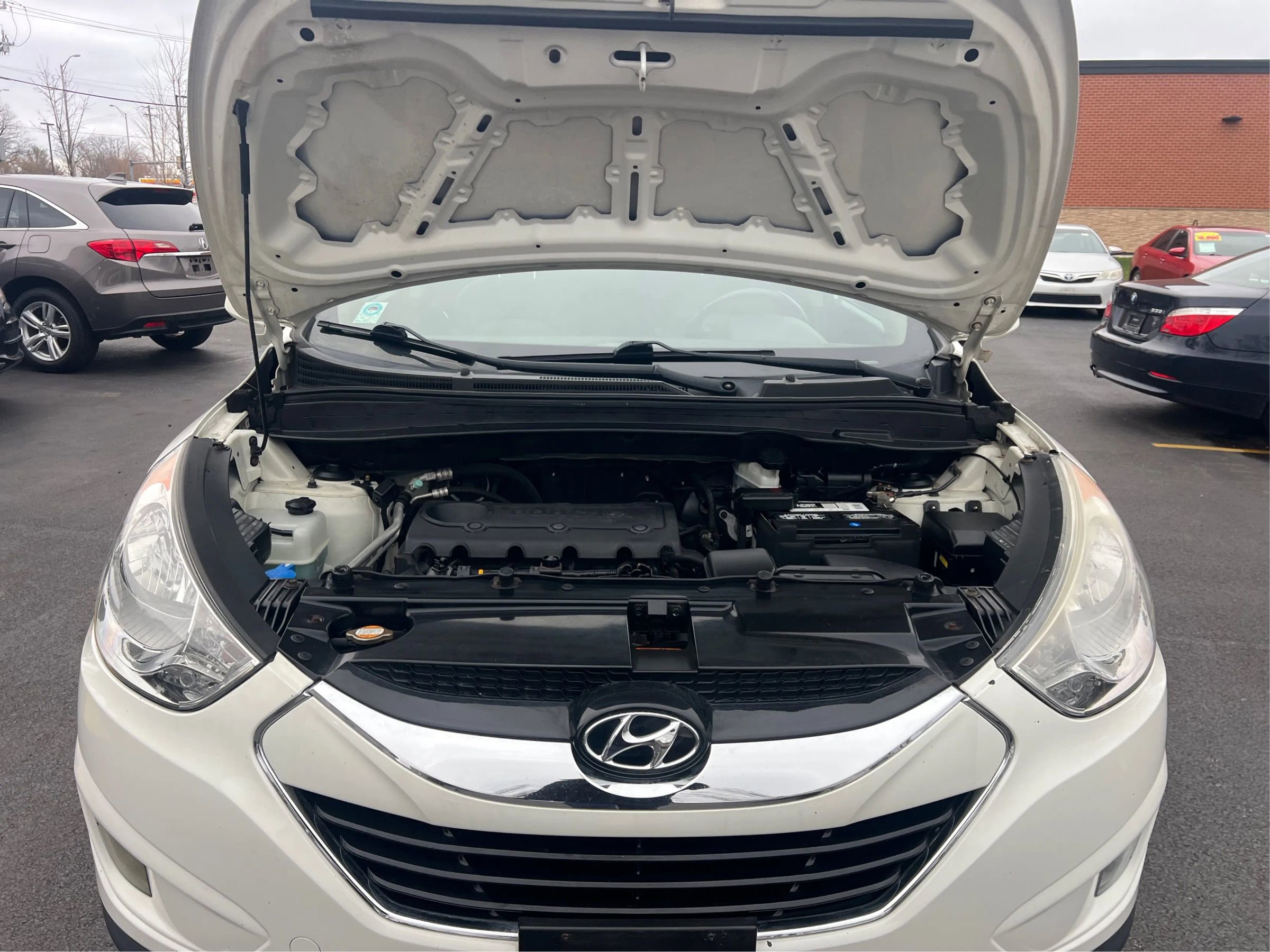 Used 2010 Hyundai Tucson Limited image 13