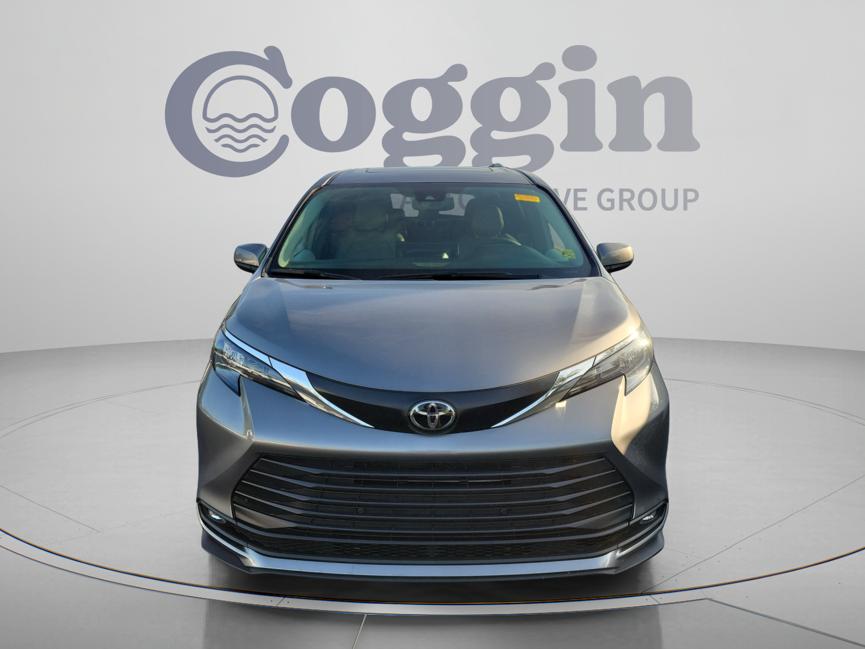 Certified 2026 Toyota Sienna XLE FWD image 10