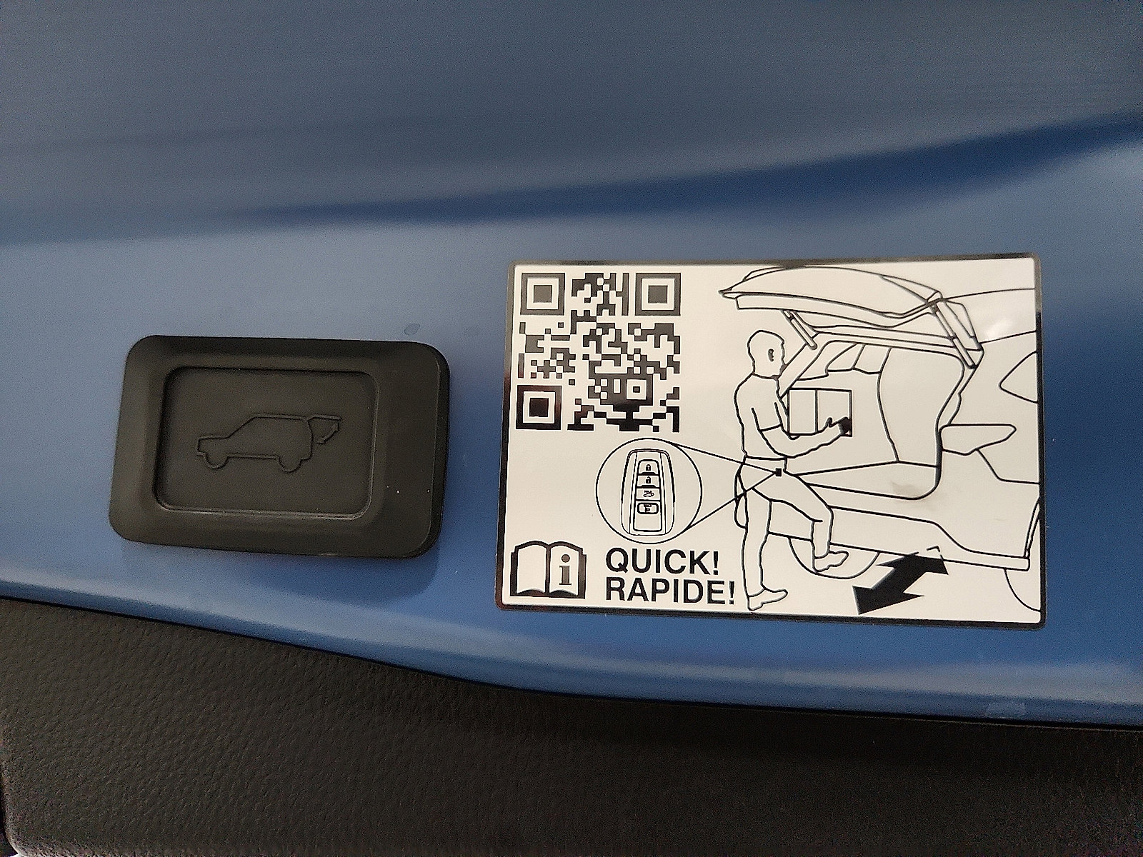 Used 2025 Toyota RAV4 XSE w/ Advanced Technology Package AWD/4WD image 10