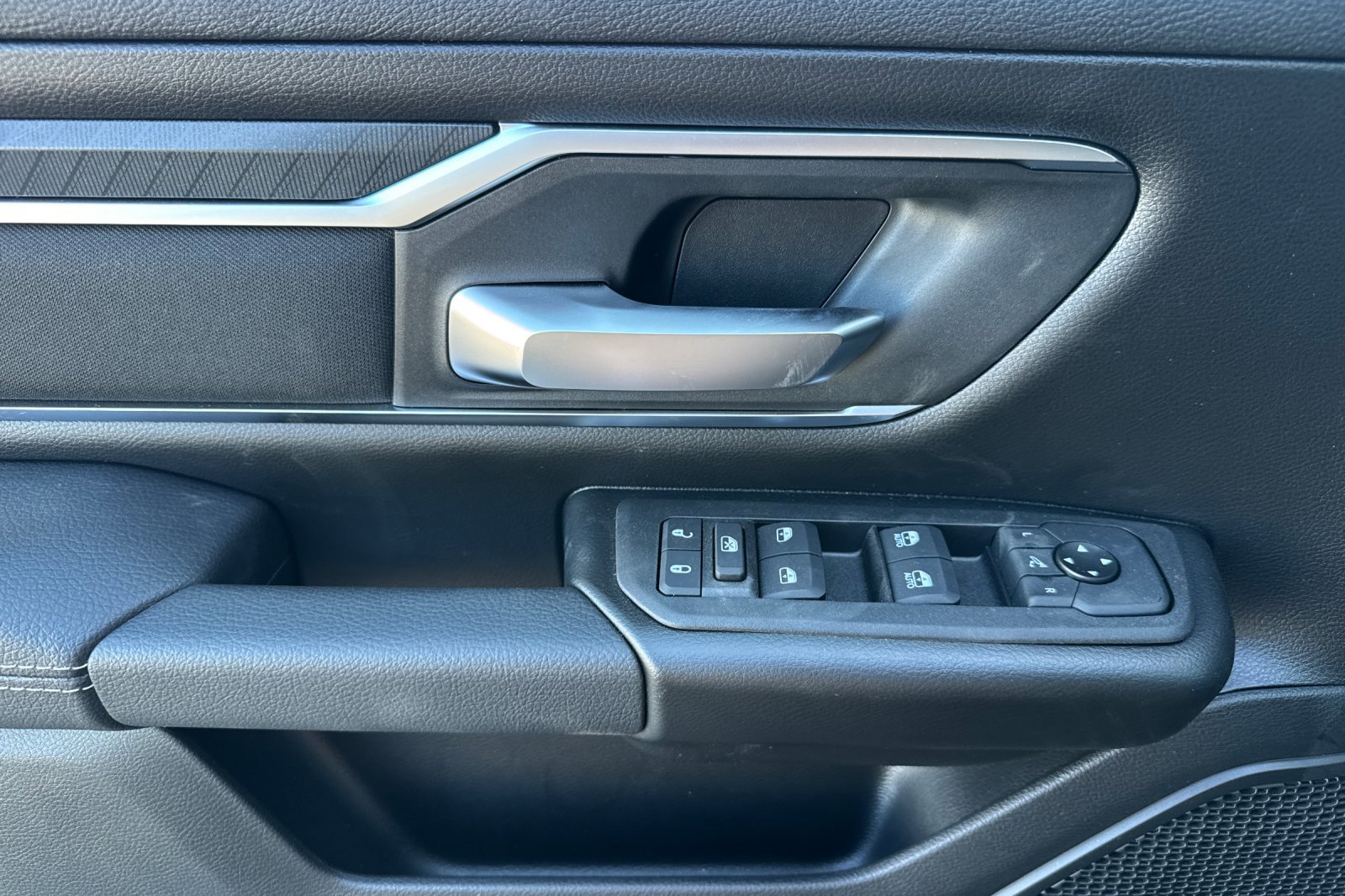 New 2026 RAM 1500 4x4 Crew Cab image 10