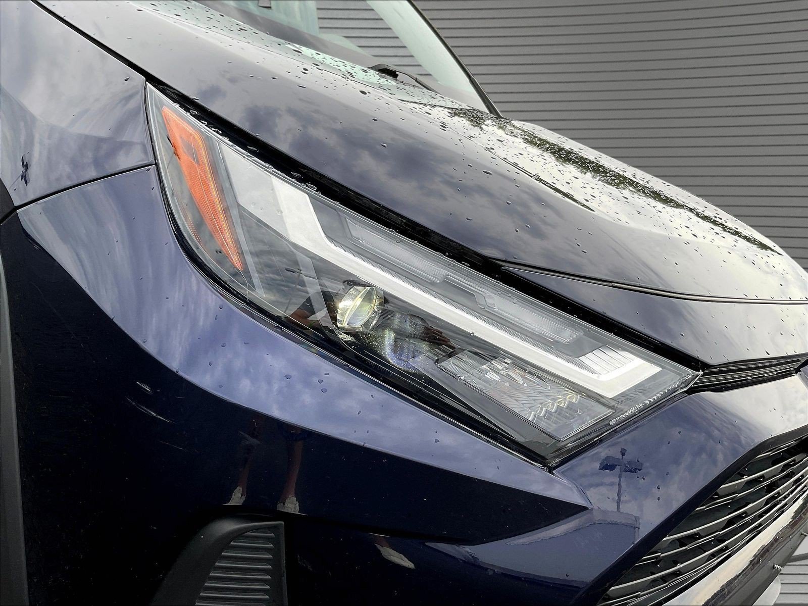 Used 2025 Toyota RAV4 XLE AWD/4WD image 26