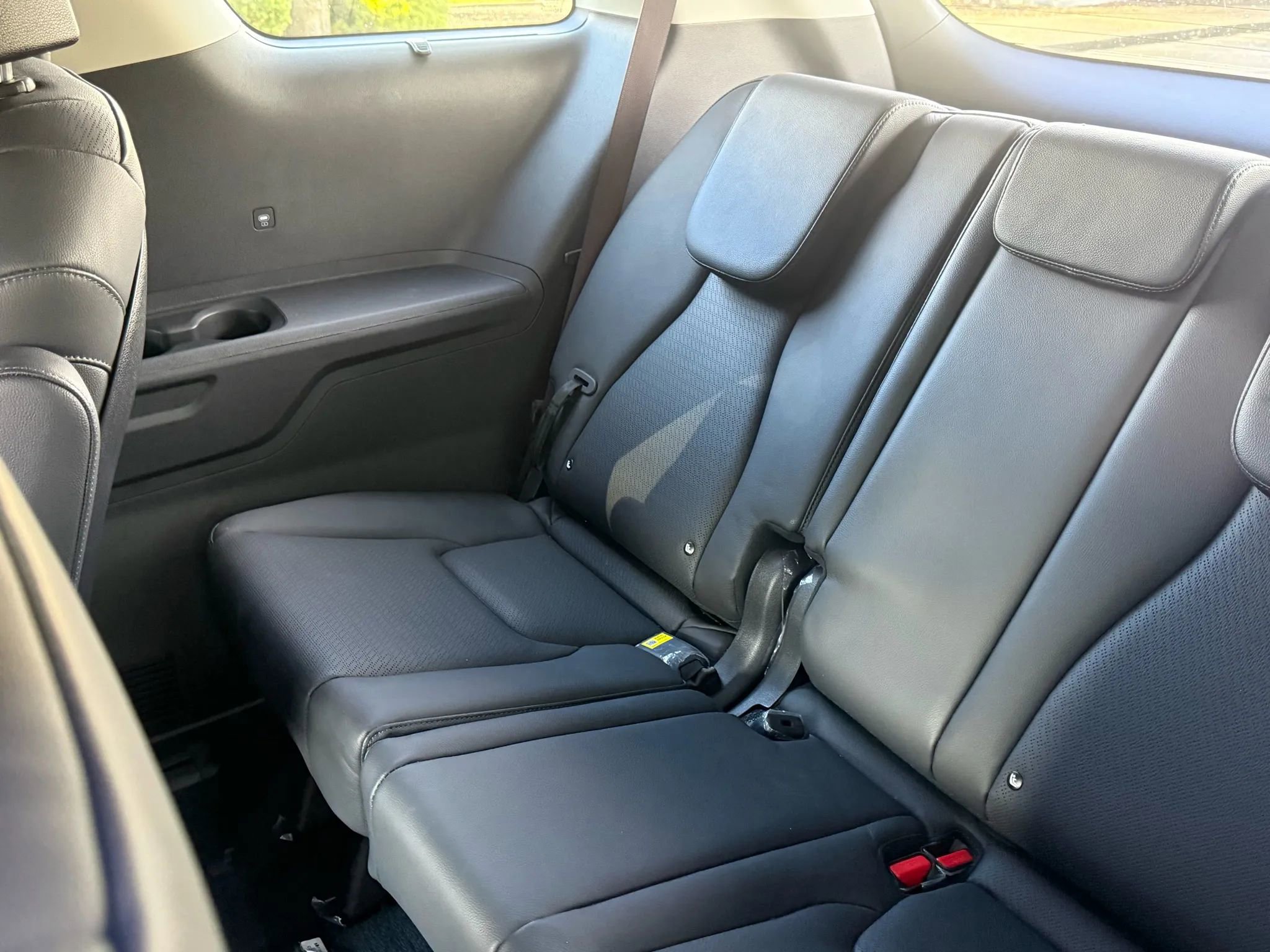 Used 2025 Kia Carnival SX Prestige image 31