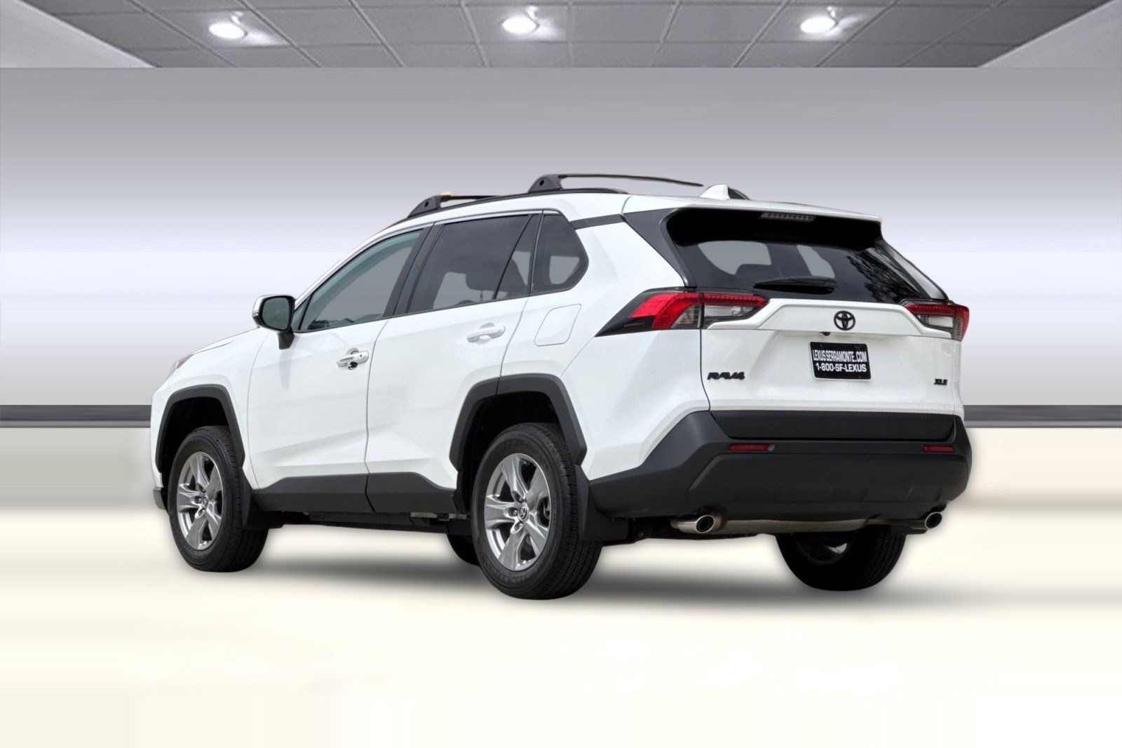 Used 2024 Toyota RAV4 XLE w/ Convenience Package FWD image 3
