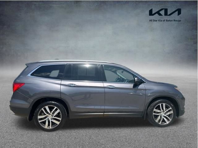 Used 2017 Honda Pilot Touring image 1