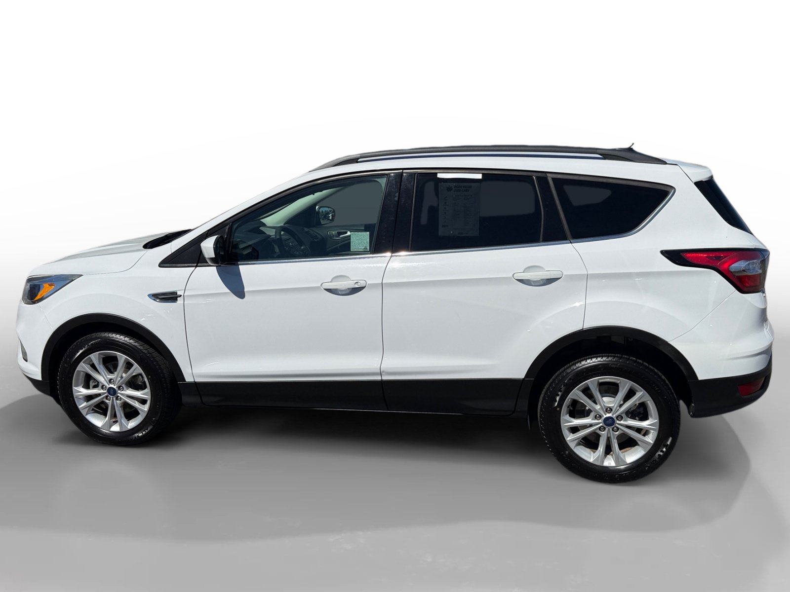 Used 2018 Ford Escape SE FWD image 2