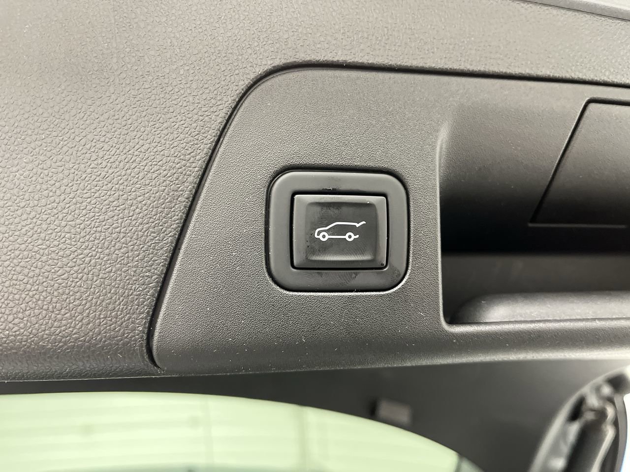 Certified 2023 Buick Envision Preferred w/ Sport Touring Package AWD/4WD image 31