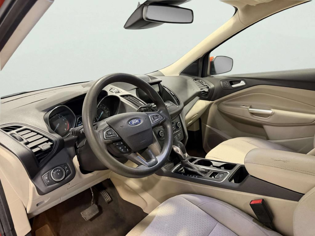 Used 2019 Ford Escape SE FWD image 14