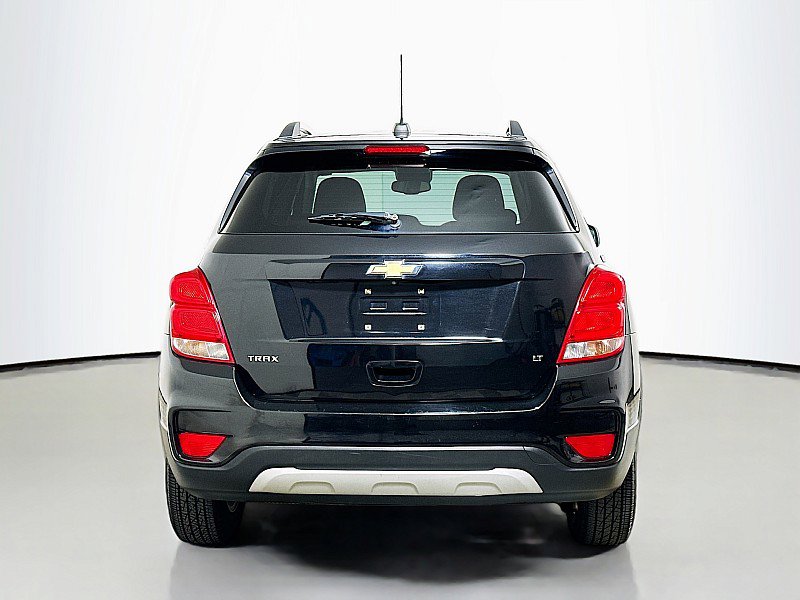 Used 2020 Chevrolet Trax LT w/ LT Convenience Package image 6