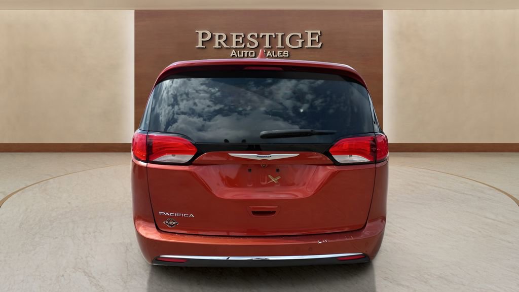 Used 2018 Chrysler Pacifica Touring Plus w/ Tire & Wheel Group image 5