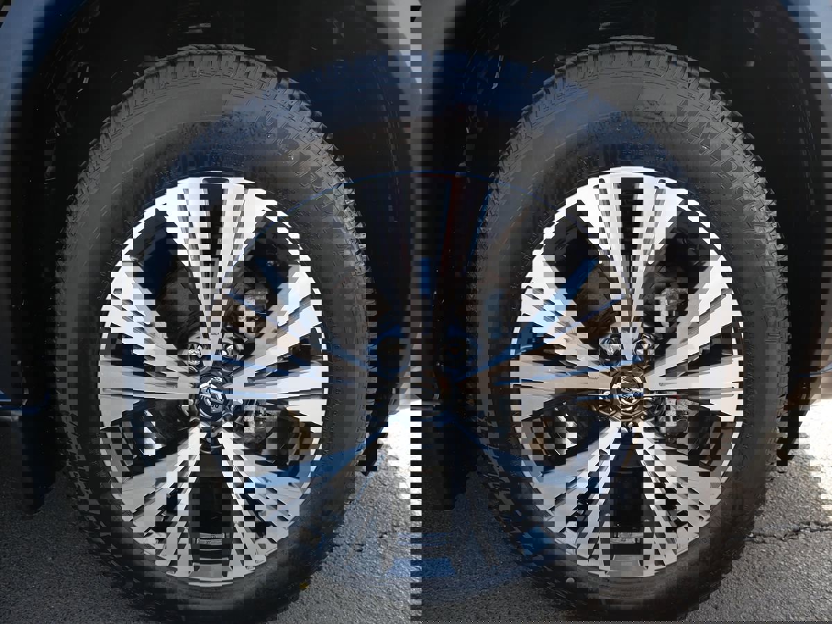 Used 2021 Nissan Rogue SV image 35