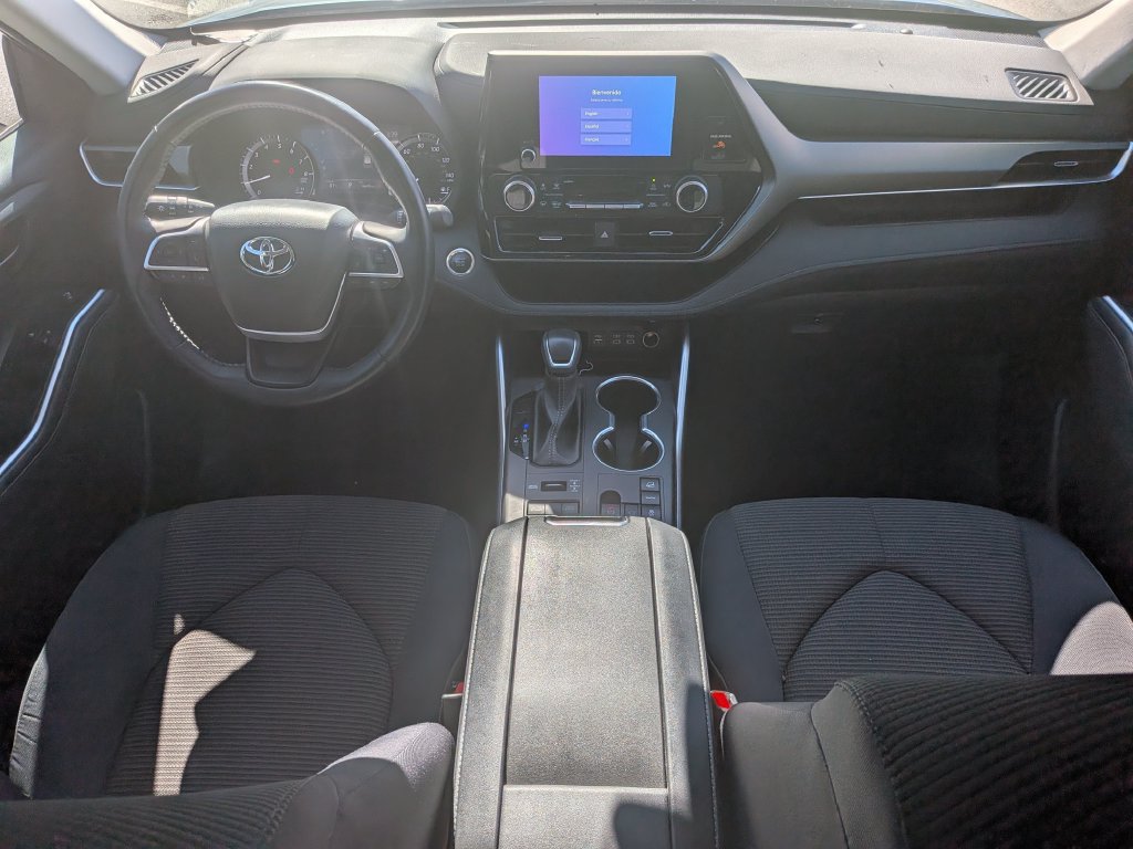 Used 2024 Toyota Highlander LE AWD/4WD image 27