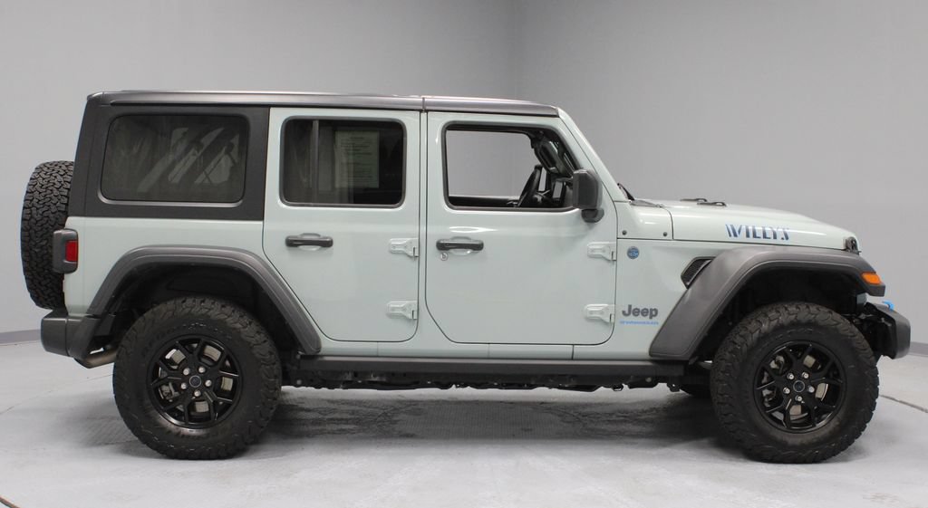 Used 2024 Jeep Wrangler Unlimited AWD/4WD image 11