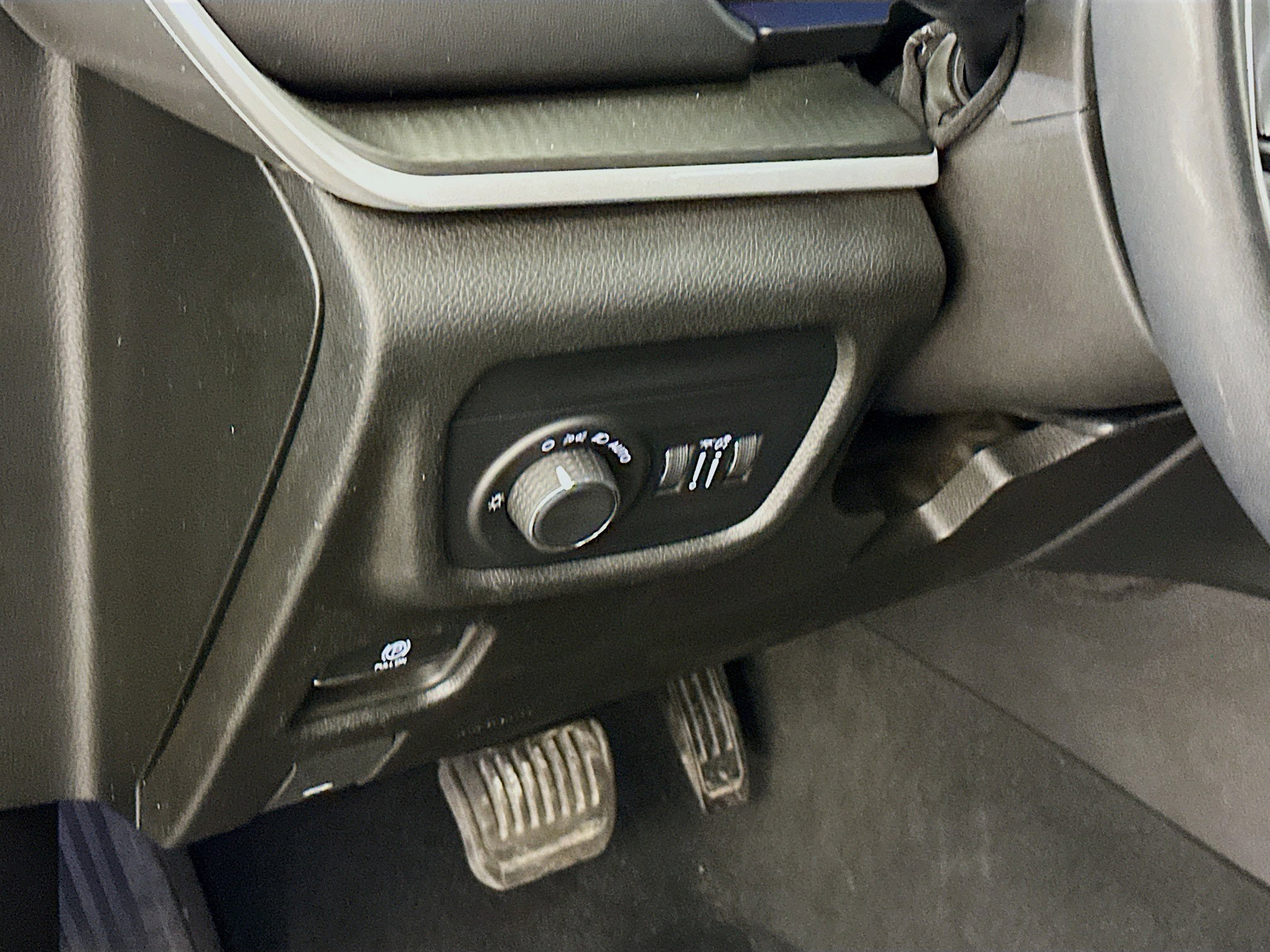 Used 2023 Jeep Grand Cherokee L Laredo image 17