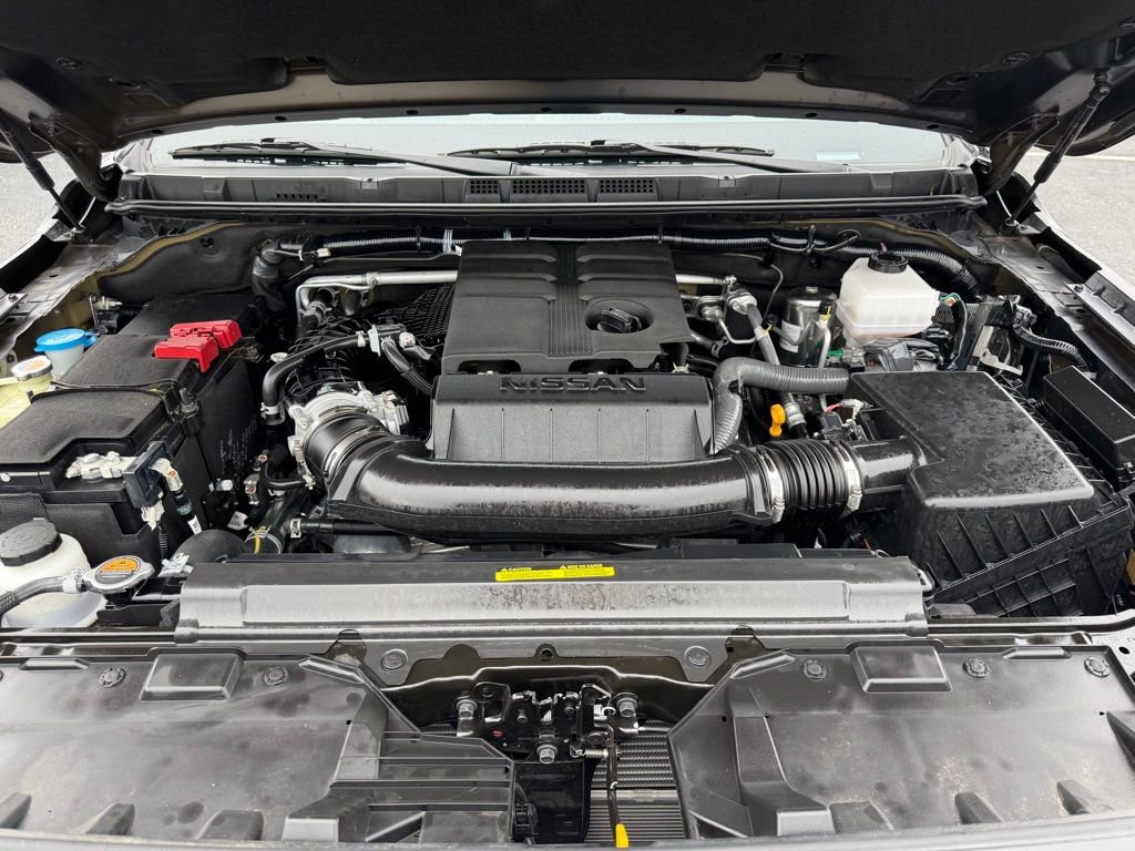 Used 2025 Nissan Frontier PRO-4X image 40