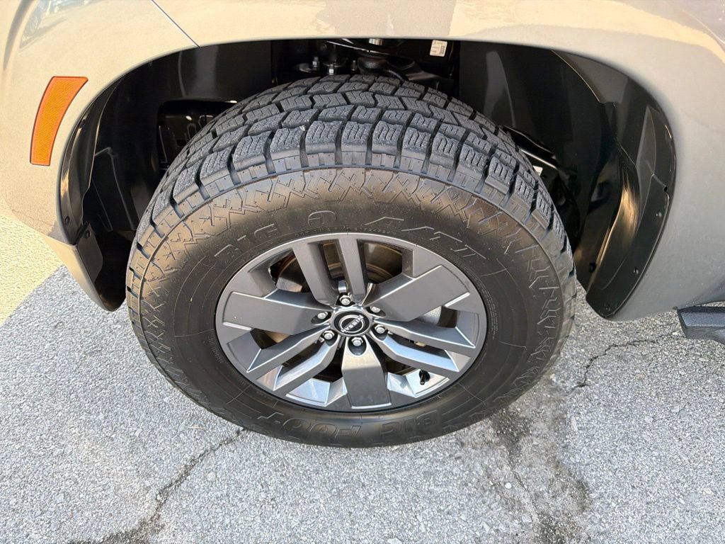 Used 2025 Nissan Frontier SV w/ SV Convenience Package AWD/4WD image 9