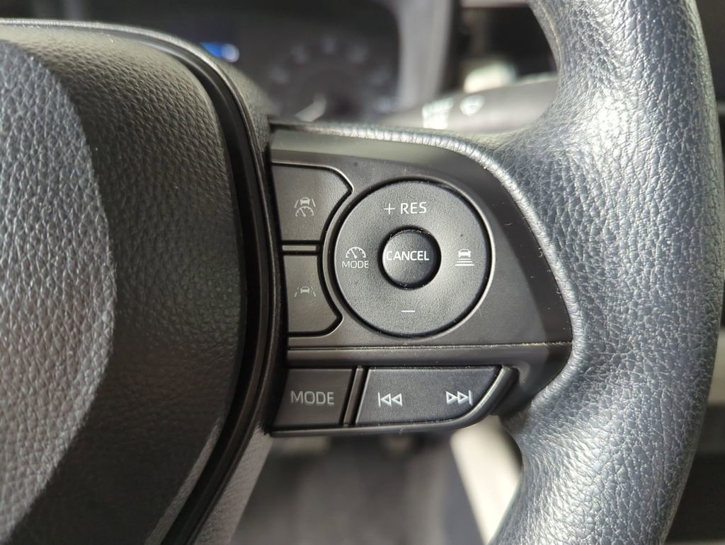 Used 2024 Toyota Corolla Cross L image 28