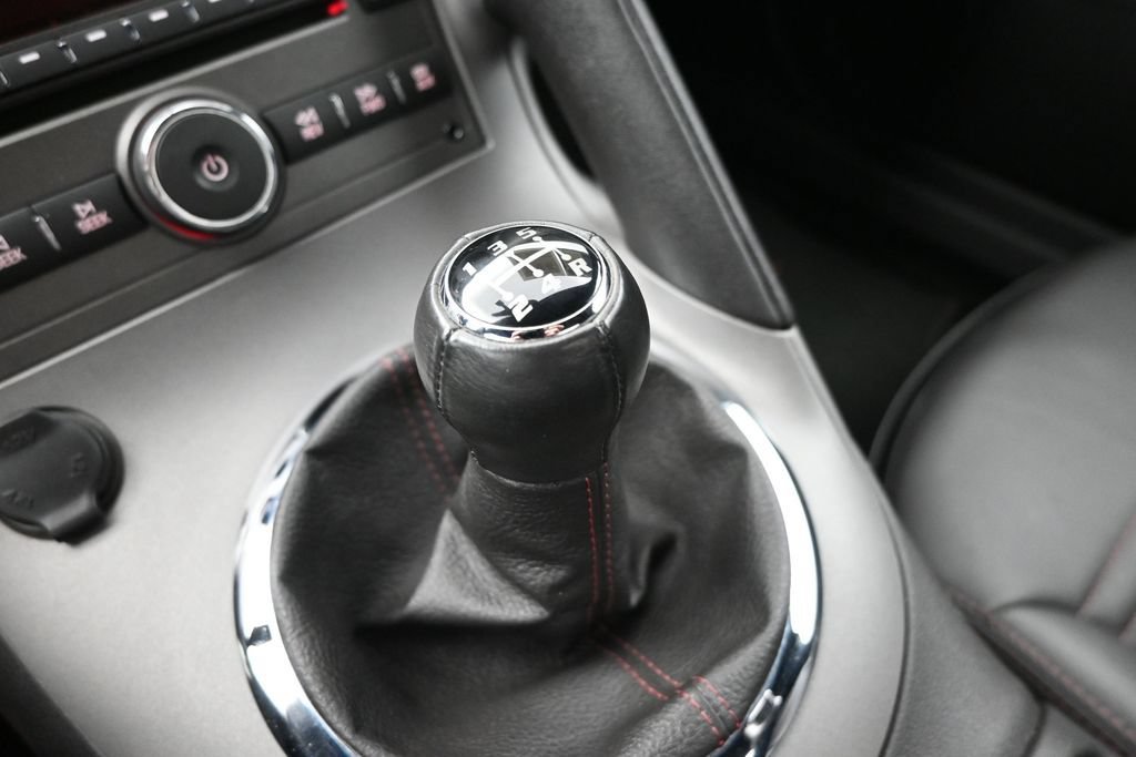 Used 2007 Pontiac Solstice GXP w/ Premium Package RWD image 11