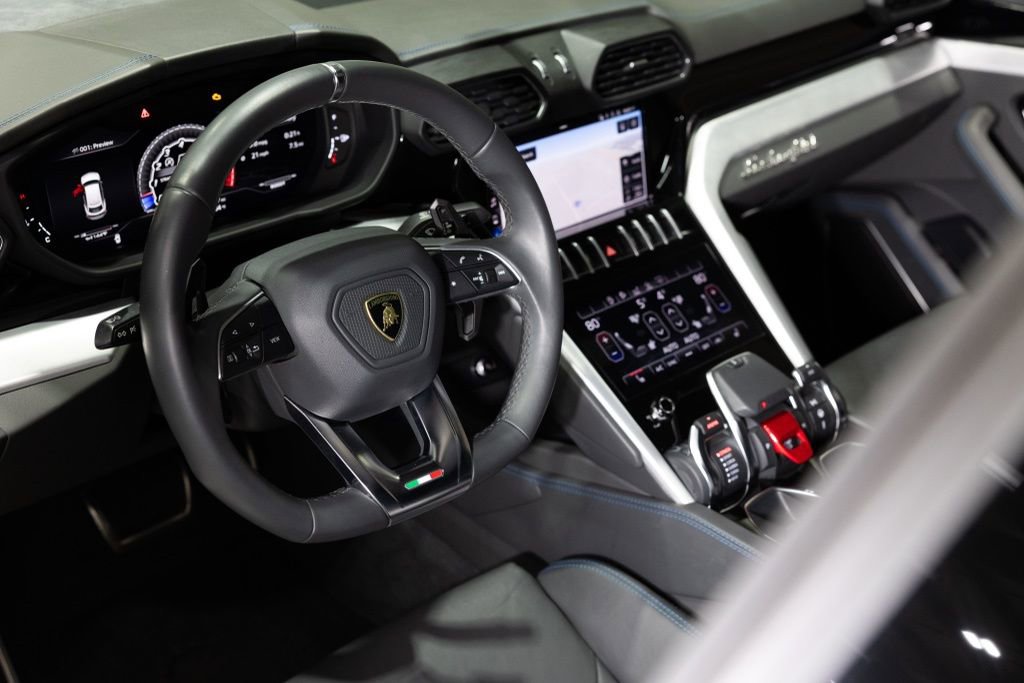 Used 2020 Lamborghini Urus image 19
