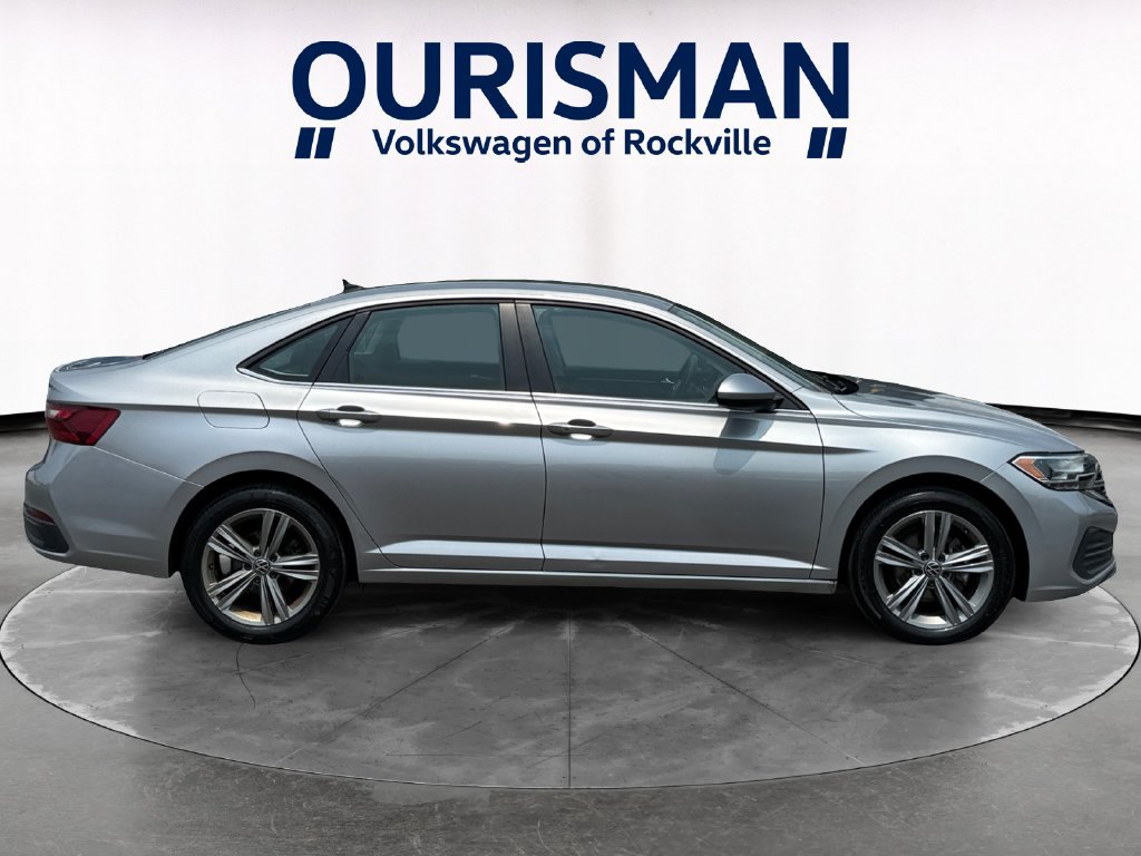 Used 2024 Volkswagen Jetta SE FWD image 7