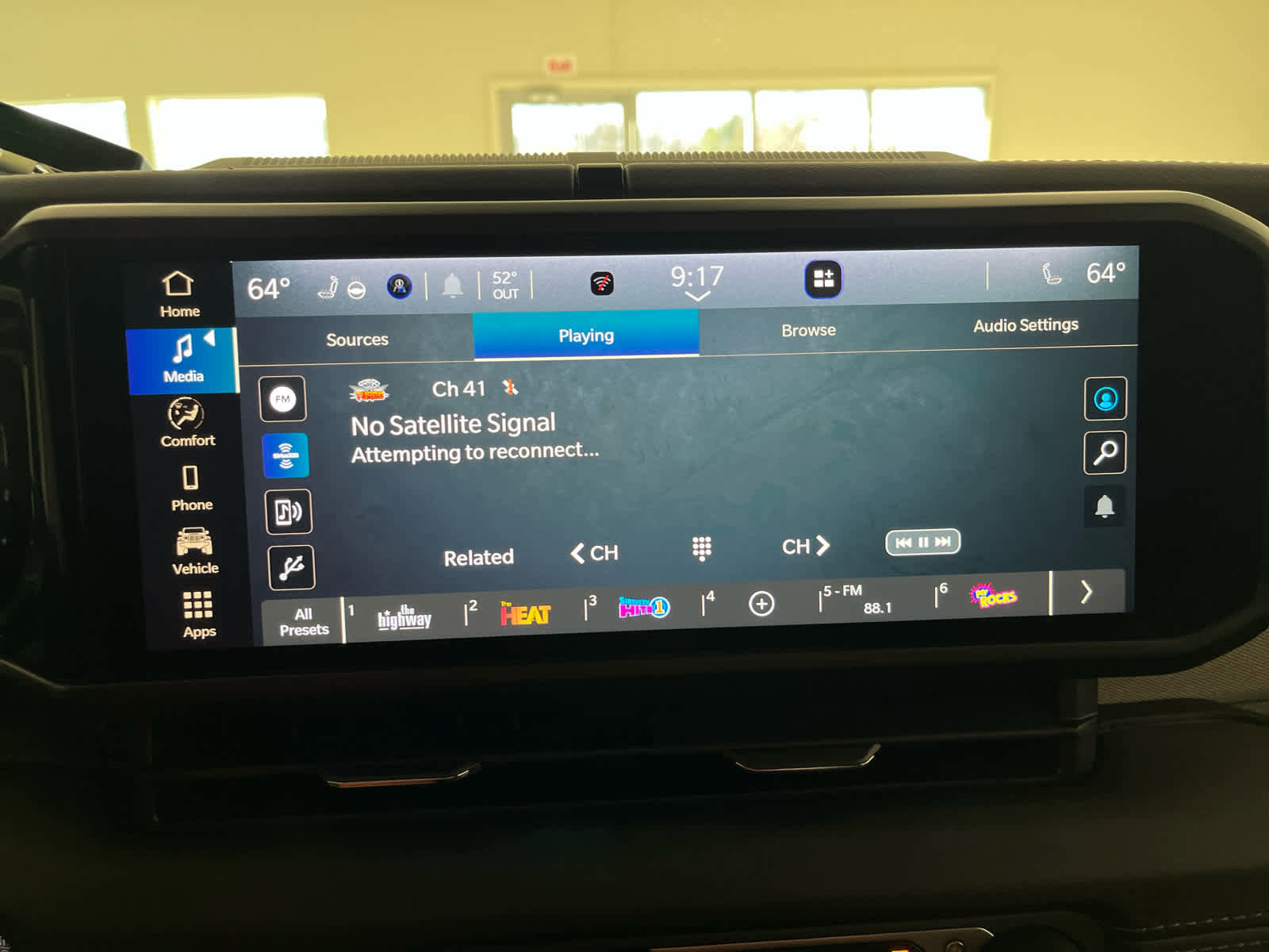 Used 2025 Jeep Wrangler Sahara image 31