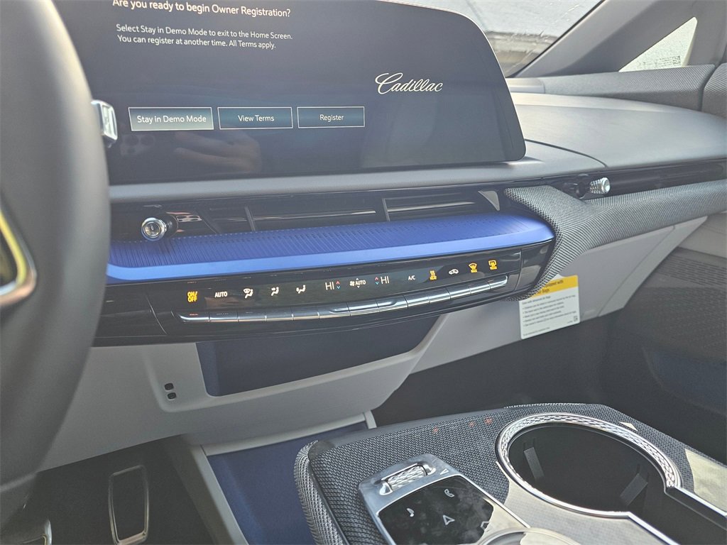 New 2026 Cadillac Optiq Luxury 2 image 26