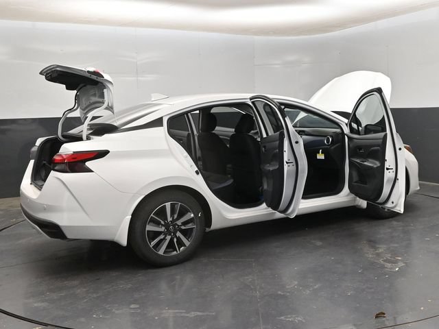 New 2025 Nissan Versa SV w/ Trunk Package FWD image 27