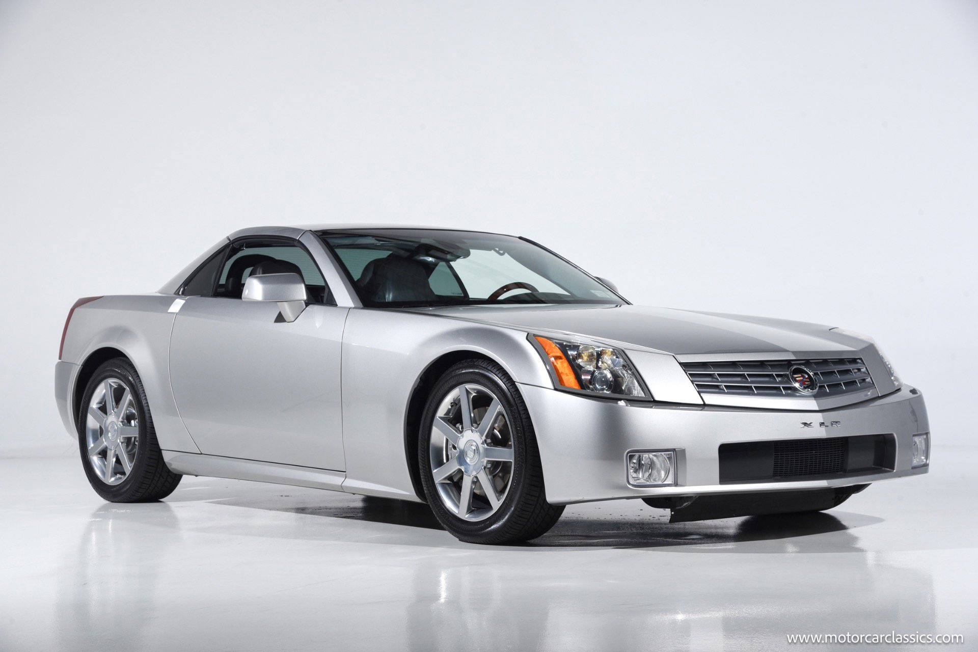 Used 2006 Cadillac XLR image 2